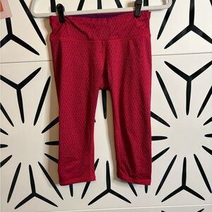 Prana Misty Knicker Capri Leggings – Fuchsia Red Geometric Print – Sz XS